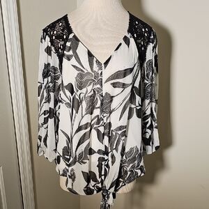 Harper Black and White Floral Blouse. V Neck. Sheer, Lined. Classic. 1X